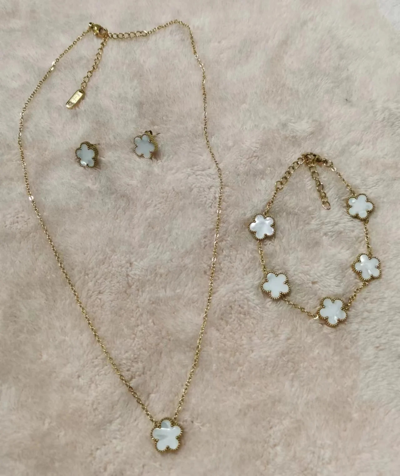 Collar y Aretes Trébol Mágico
